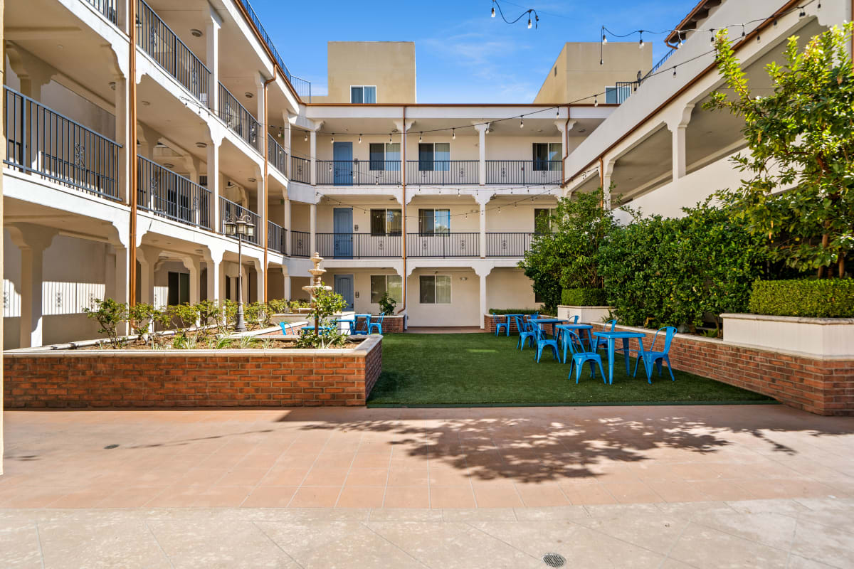 Apartments for Rent in Canoga Park, CA Le Blanc Apartments