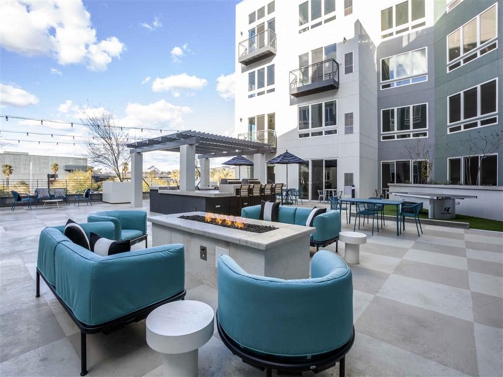 Shared outdoor space at Circa Central Avenue.