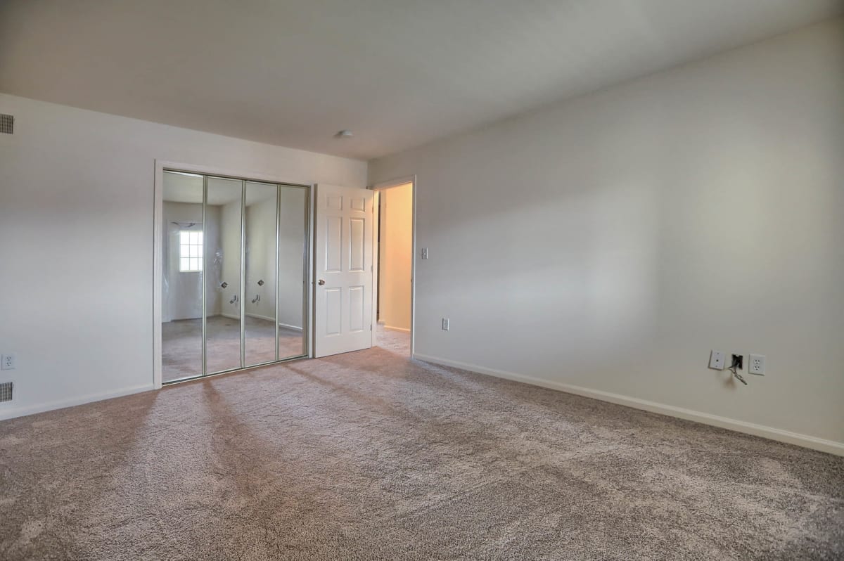 Akron Apartments Colonial Apartments Photos