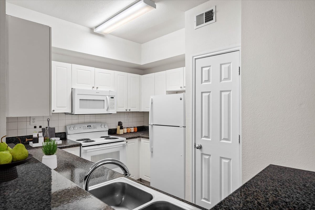 Wade Crossing Apartments apartment photo