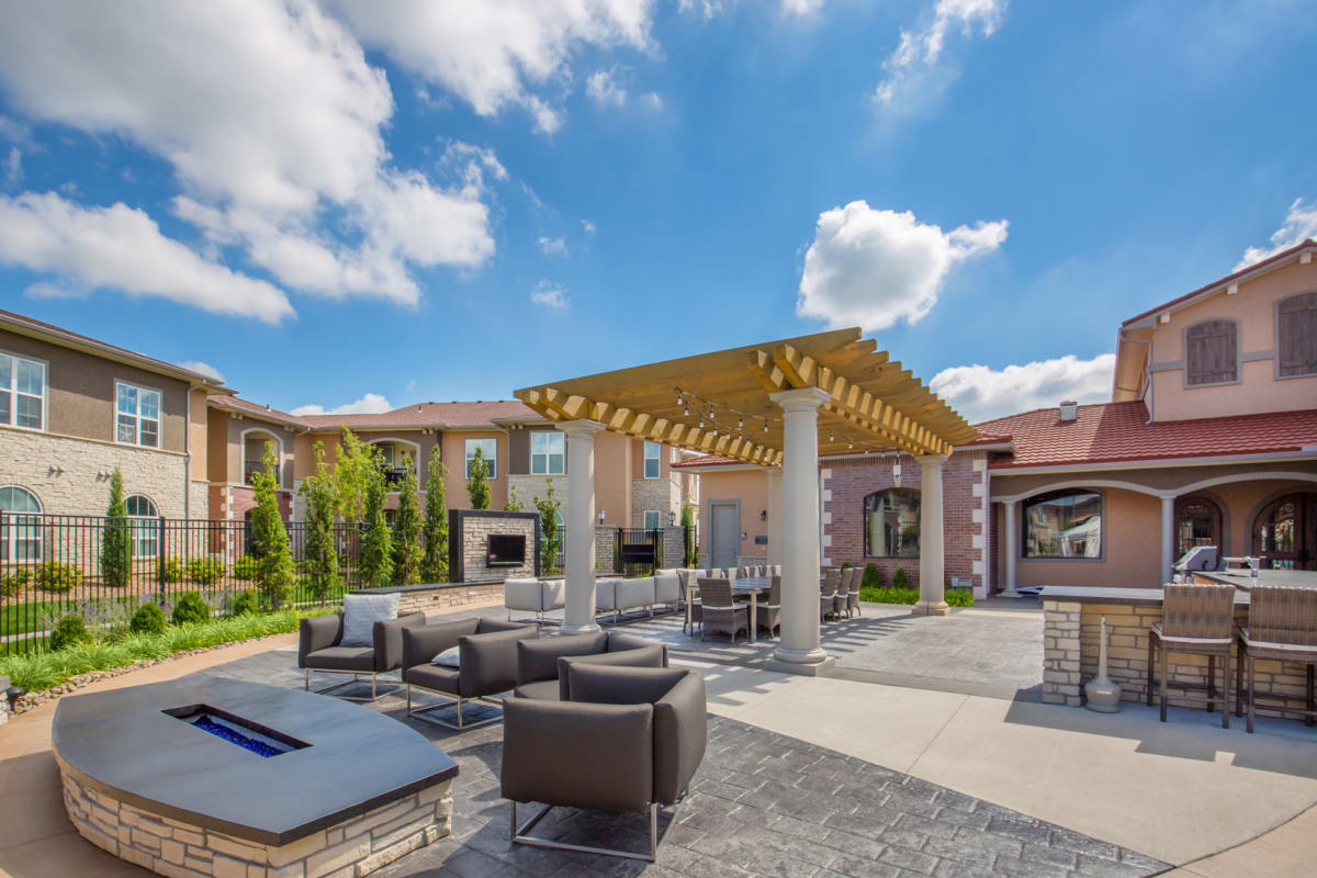 55+ Apartments in Overland Park, KS Sorrento at Deer Creek