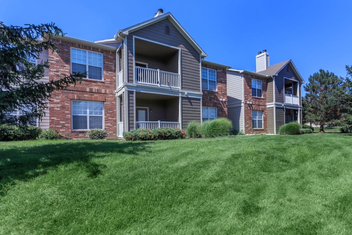 Overland Park, KS Apartments for Rent Wynnewood Farms