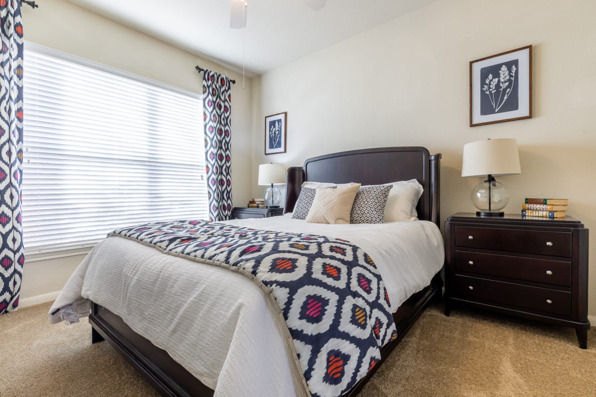 Apartments for Rent in Lenexa, KS Crescent Photo Gallery