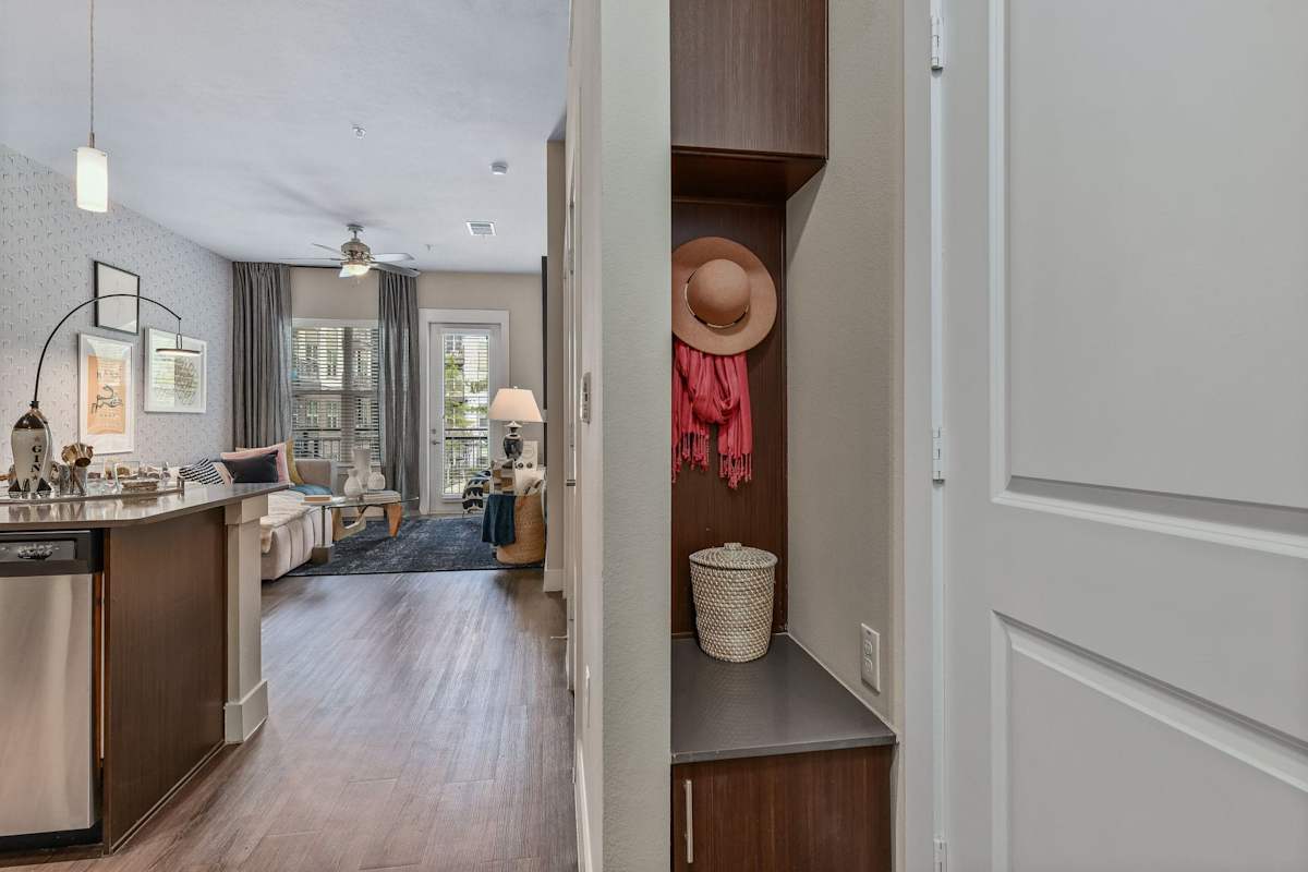 Cortland Oak Lawn apartment photo