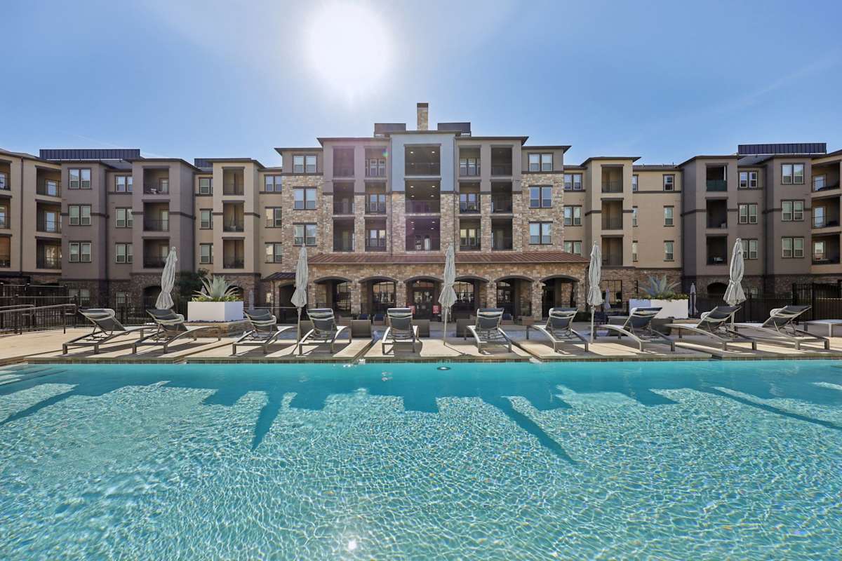 Craig Ranch Pool Photo Gallery | Luxury Craig Ranch Apartments | Luxia Craig Ranch