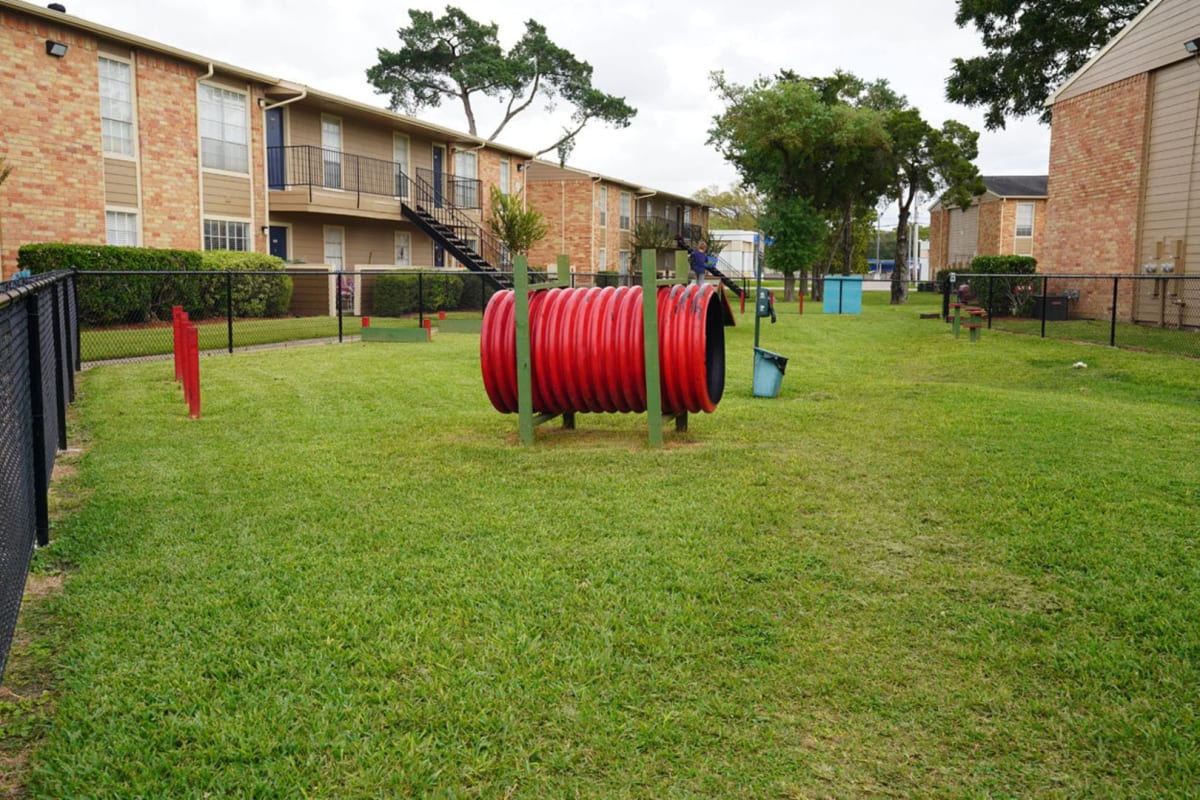 Gallery Apartments for Rent in Alvin, TX Newport Oaks