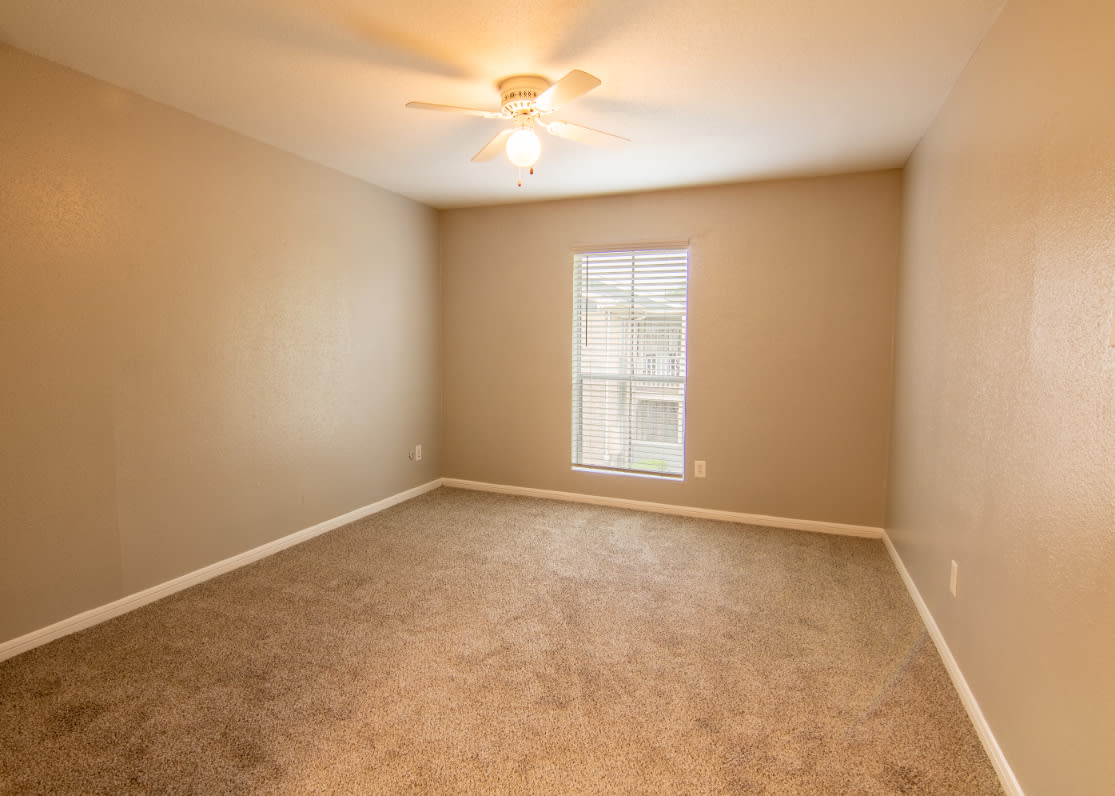 Gallery Apartments for Rent in Alvin, TX Huntington Oaks