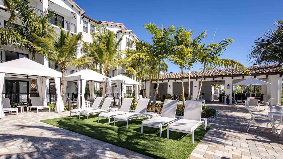 10X Addison Place Photos North Naples Apartments