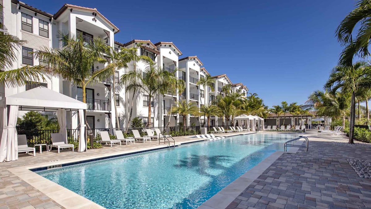 10X Addison Place Photos North Naples Apartments