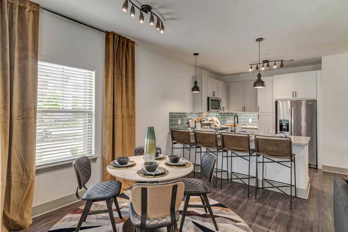 The Hadley Riverside apartment photo