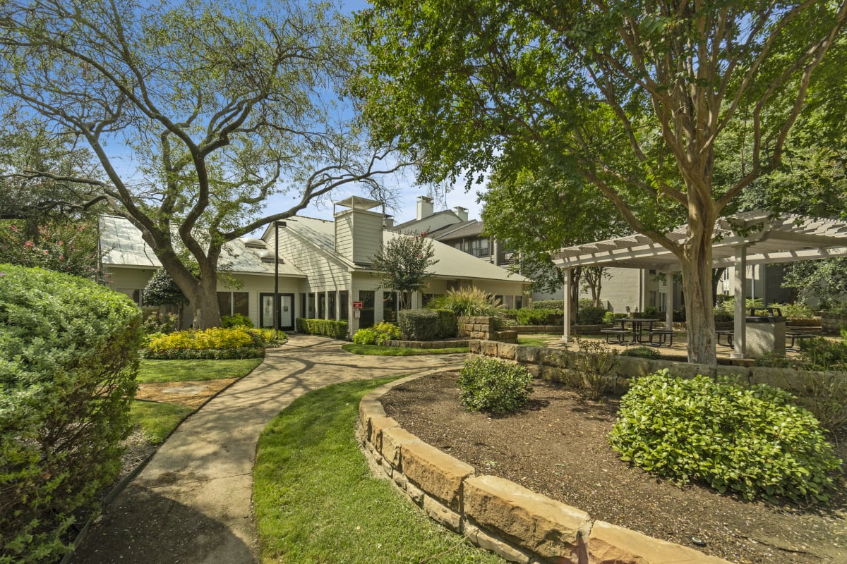 The Everly Photos Apartments Near Lake Highlands Dallas, TX