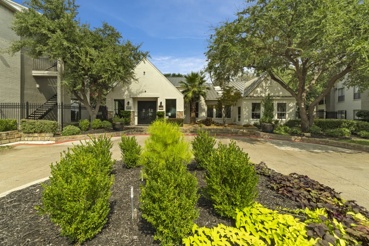 The Everly Photos Apartments Near Lake Highlands Dallas, TX