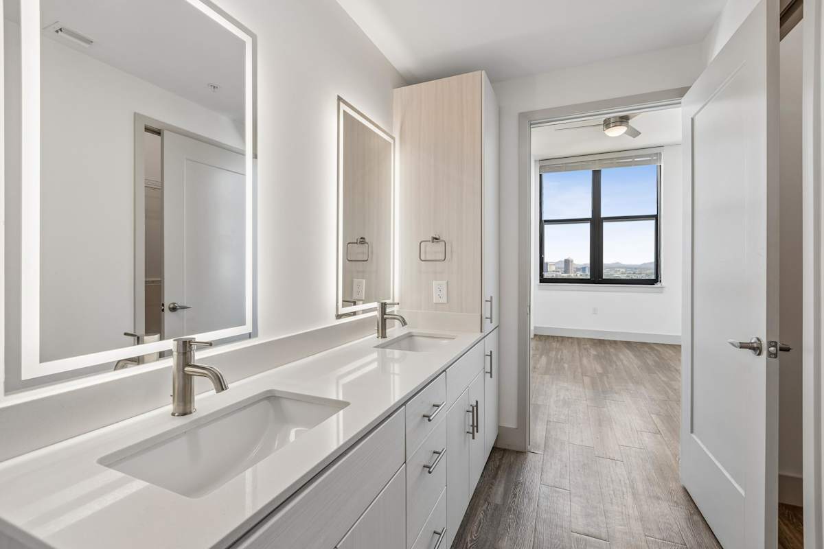 Apartment bathroom at Derby.