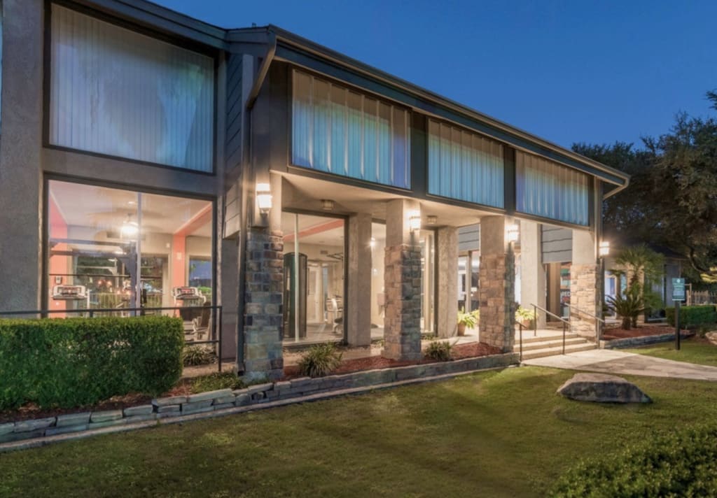 Star Club Photos Apartments Near The Quarry San Antonio