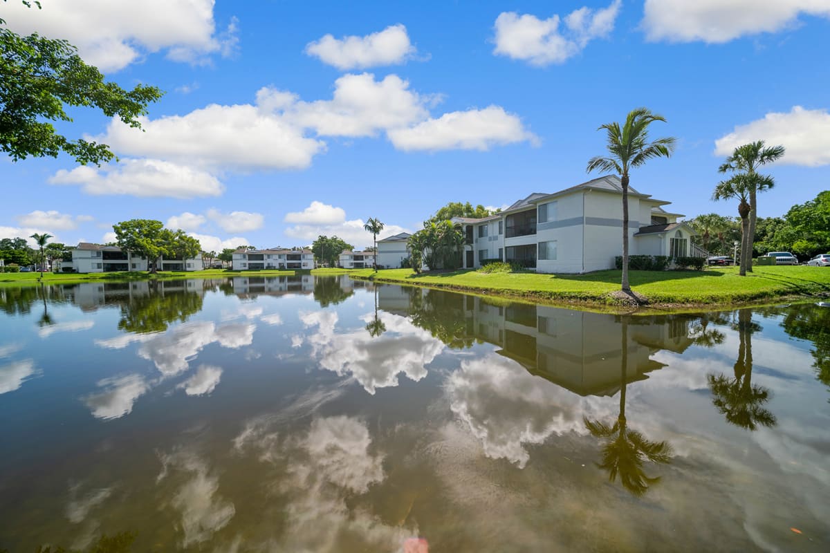 10X Iona Lakes Photos | Luxury Apartments Cape Coral