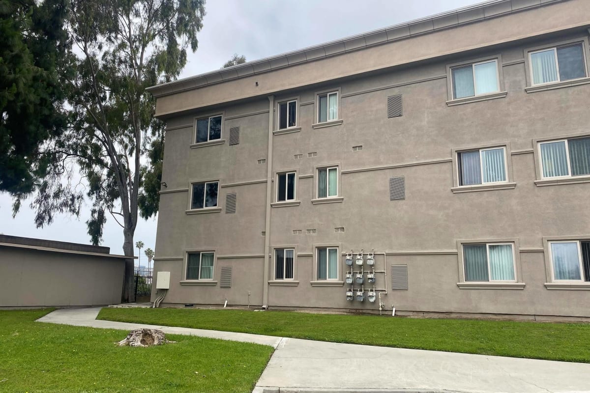 Photos and Video of SWANSEA PARK APARTMENTS in LOS ANGELES, CA