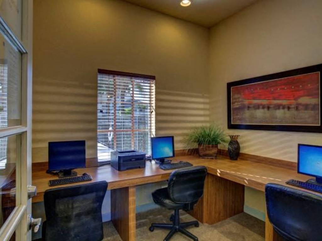 Photos and Video of Valencia Pointe in Miami, FL