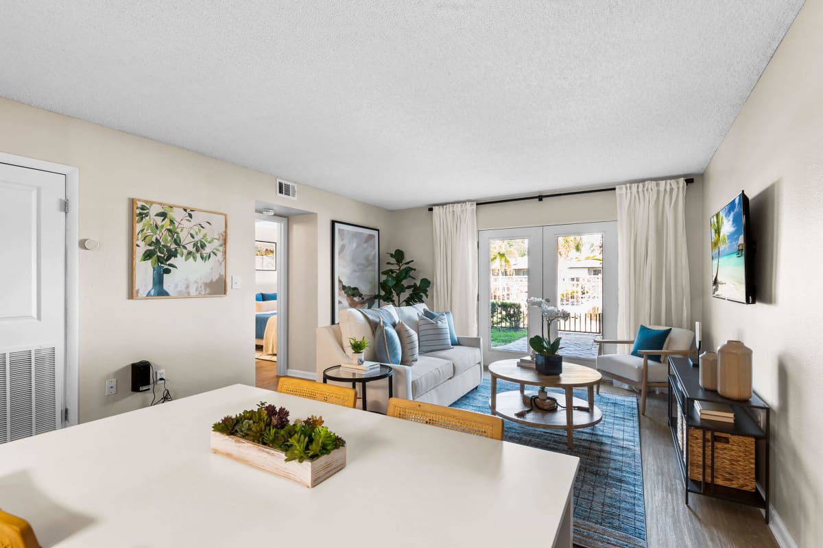 Apartments For Rent in Orlando, FL The Bentley at Maitland