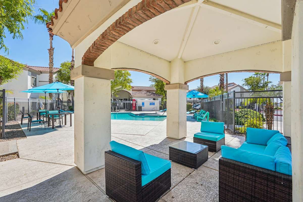 Covered patio at Del Mar Apartments.