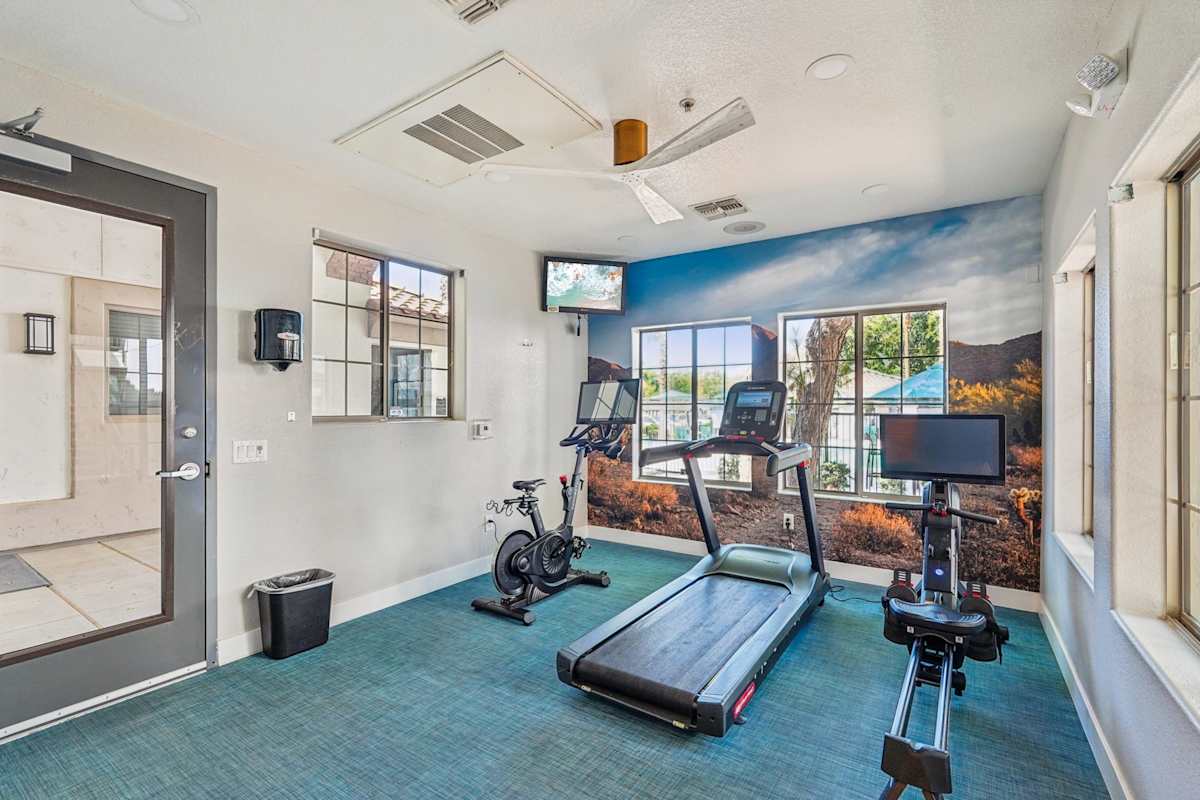 Fitness room at Del Mar Apartments.