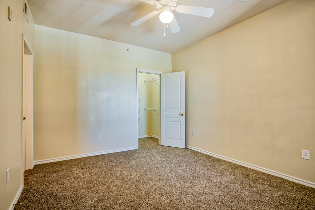 Photos and Video of Dakota Arms Apartments in Lubbock, TX