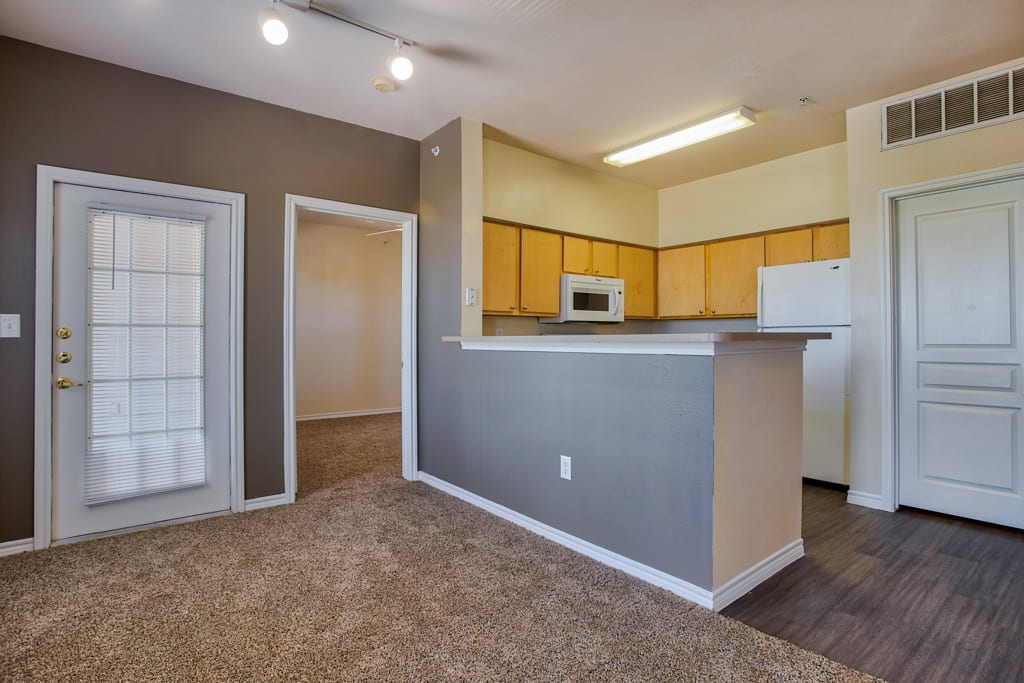 Photos and Video of Dakota Arms Apartments in Lubbock, TX