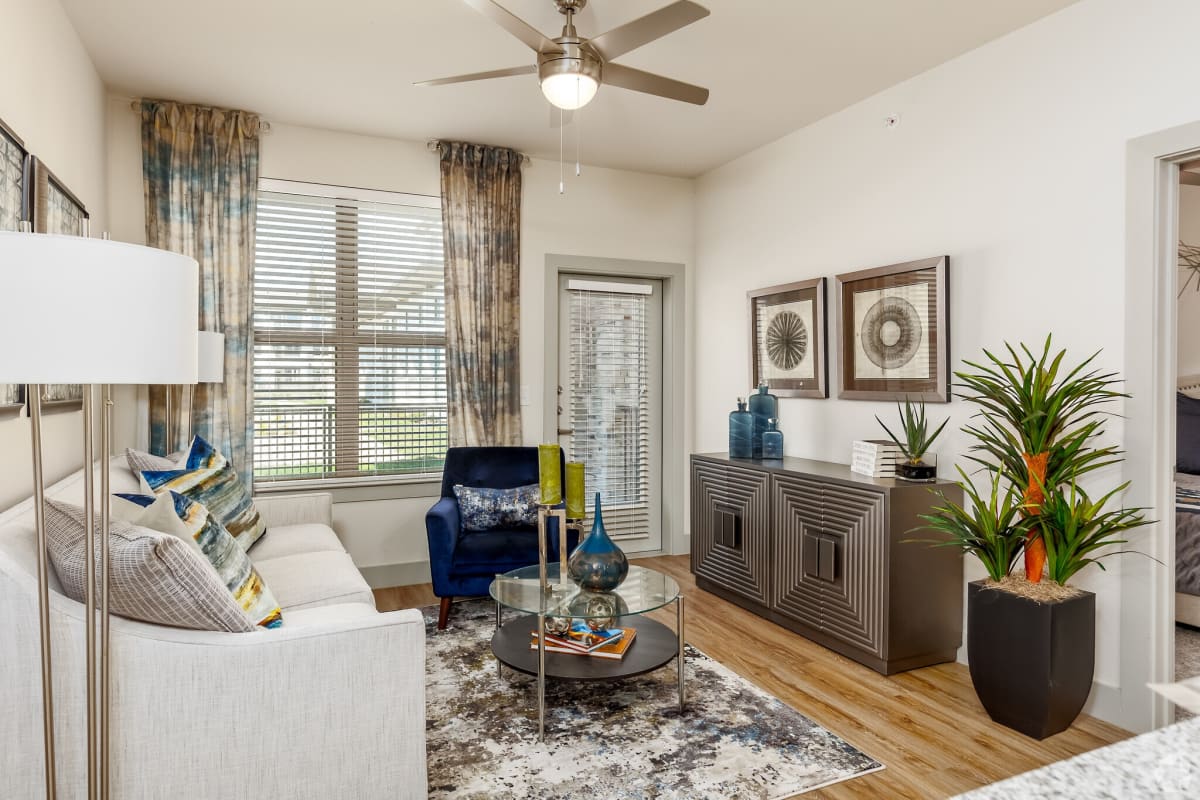 Grand at Saginaw Apartments apartment photo
