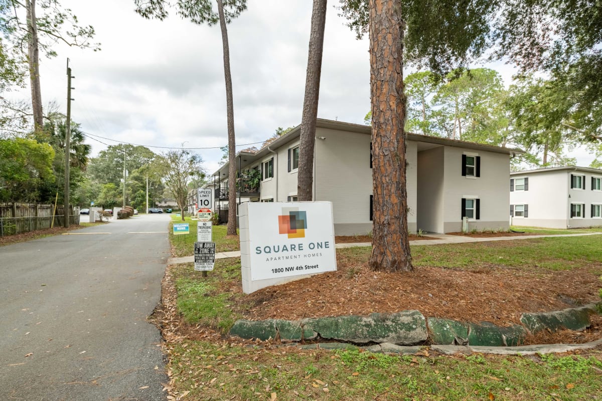 Square One Apartments Photo Gallery | Pet-Friendly Apartments Near 