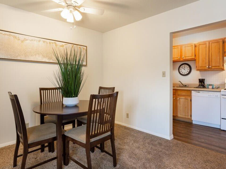 Indian Springs Apartments South Bendnull