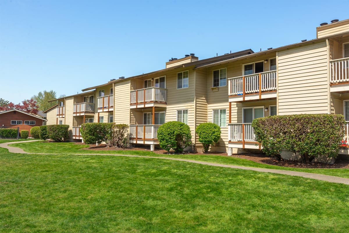 Photos and Video of Cobble Court in Pacific, WA