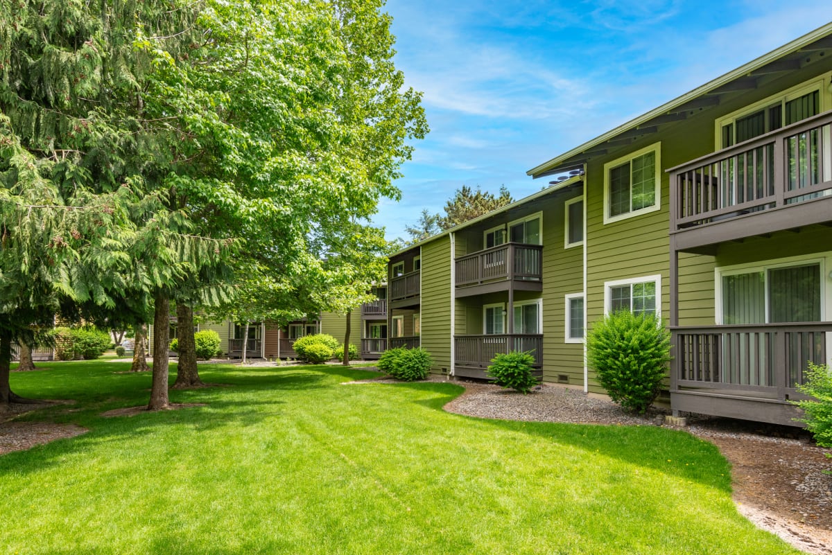 Photos and Video of Aspen Glade Apartments in Enumclaw, WA