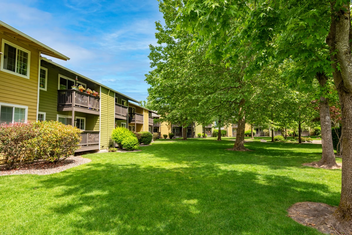 Photos and Video of Aspen Glade Apartments in Enumclaw, WA