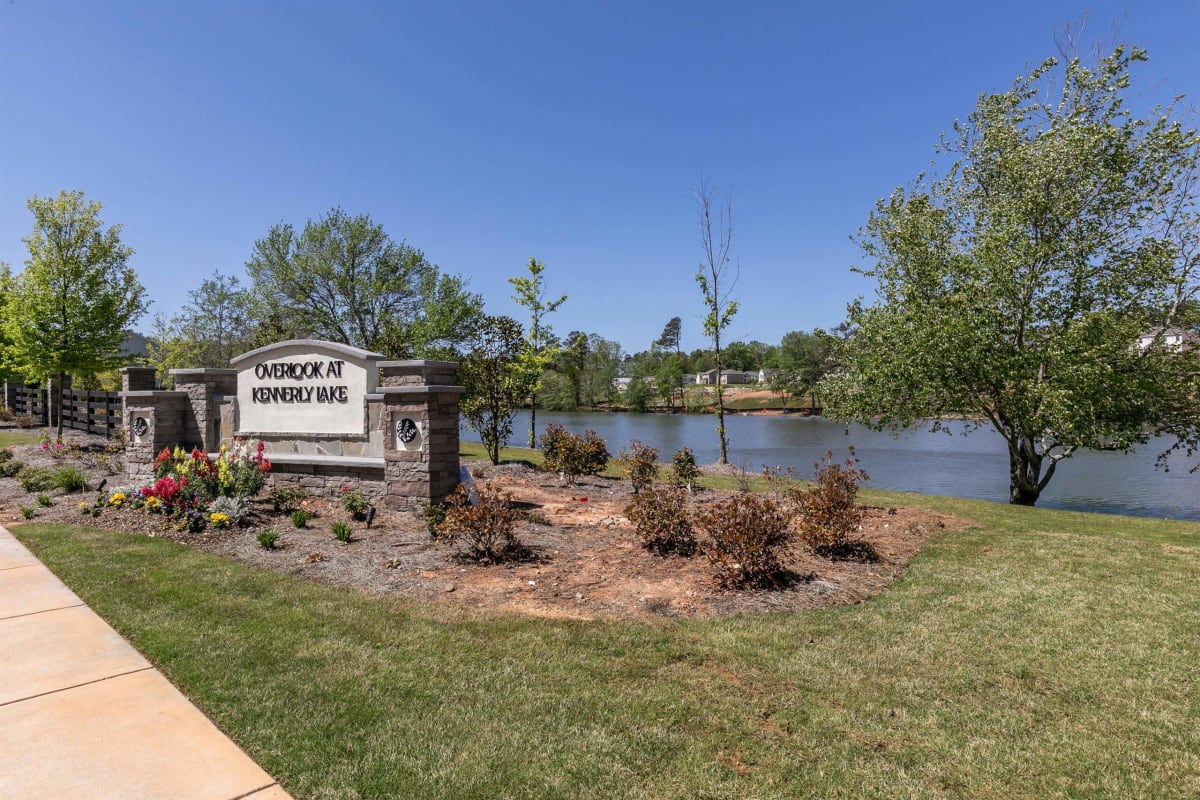 Overlook at Kennerly Lake community entrance sign - Grayson, GA