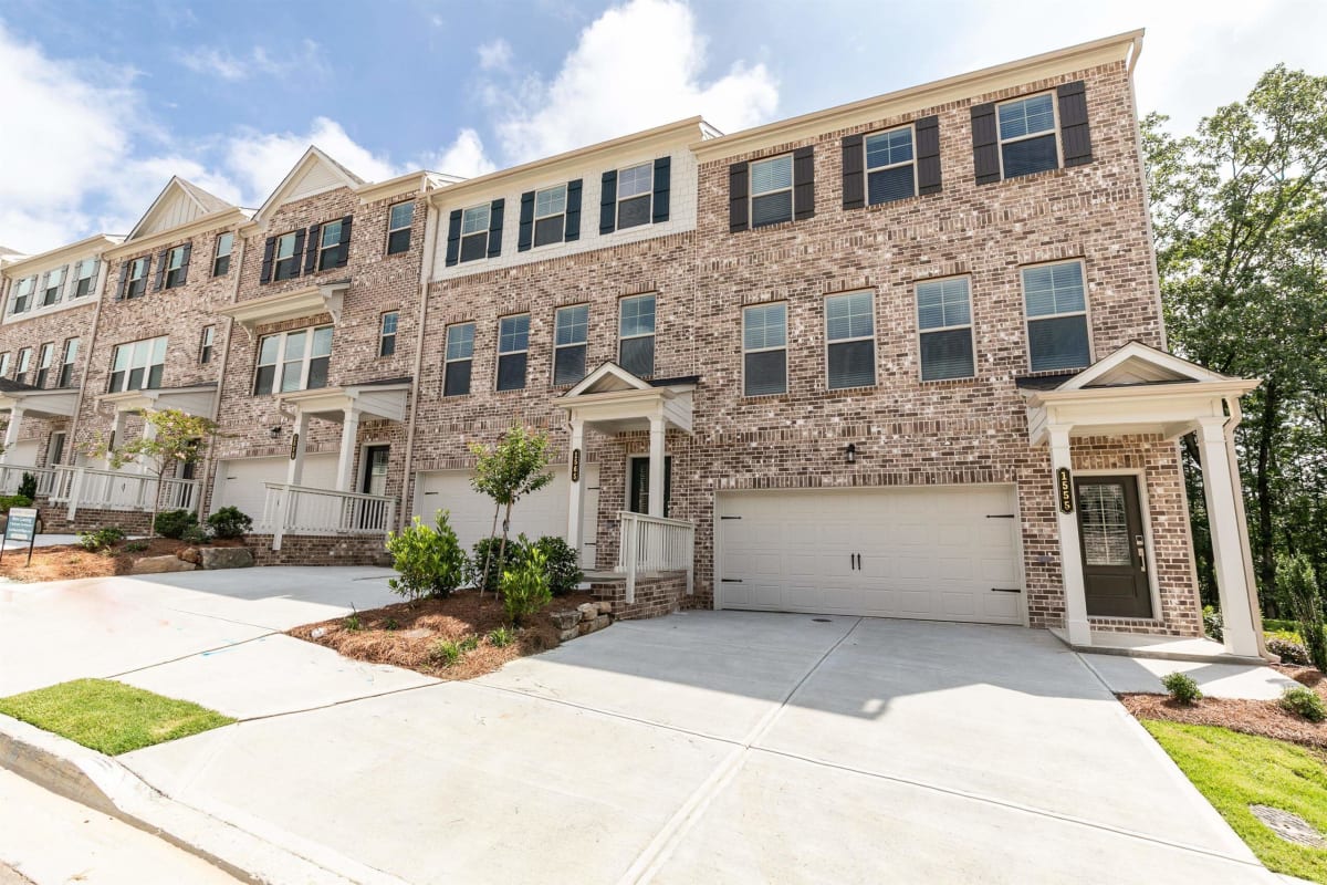 Waverly Village end-unit Kingston townhome exterior - Lawrenceville, GA