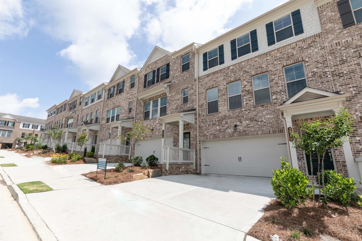 Waverly Village Kingston townhomes exterior view - Lawrenceville, GA