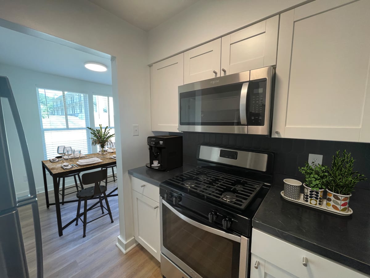 Look at Our Apartments in 38104 Area Memphis TN