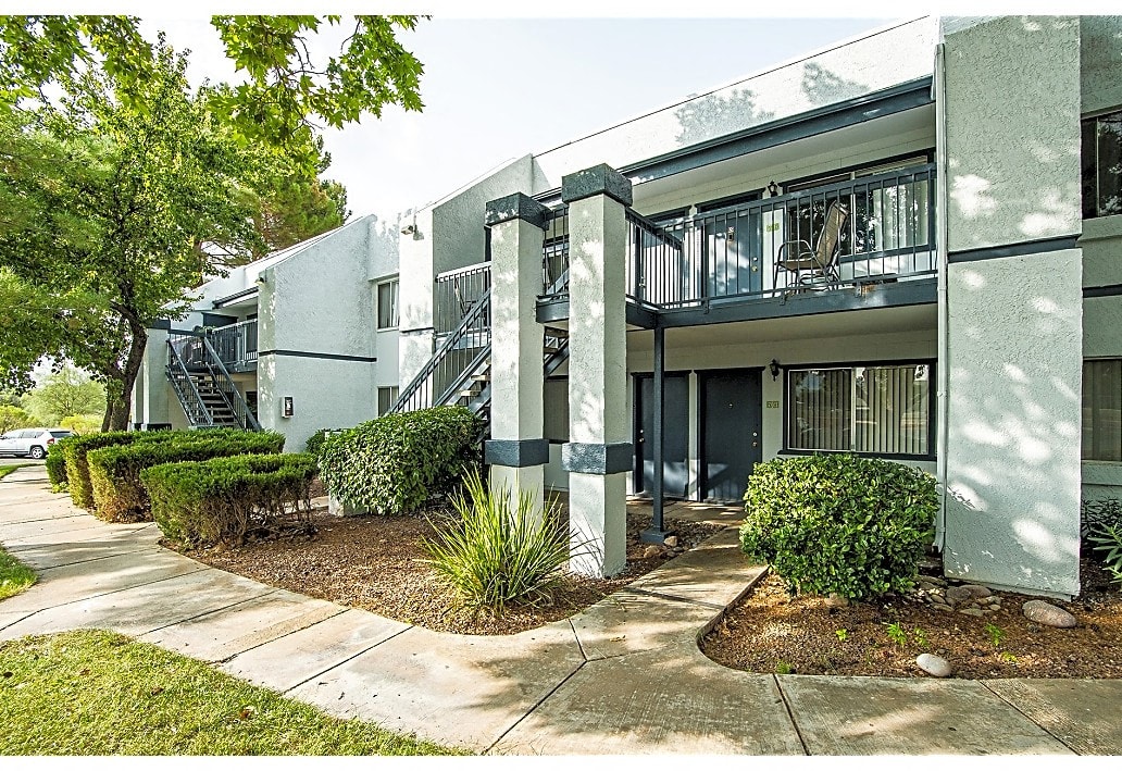 Photos and Video of Highland Woods Apartments in Sierra Vista, AZ