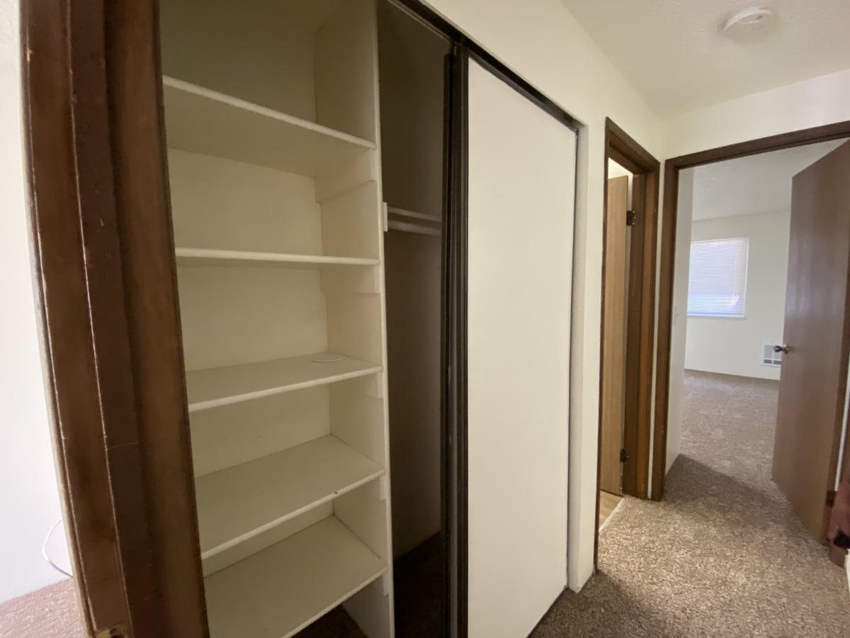 Photos and Video of Bridgeporter Apartments in University Place, WA