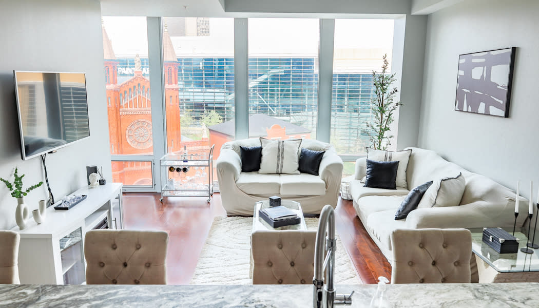 Apartments for Rent Downtown Pittsburgh | The Washington at Chatham