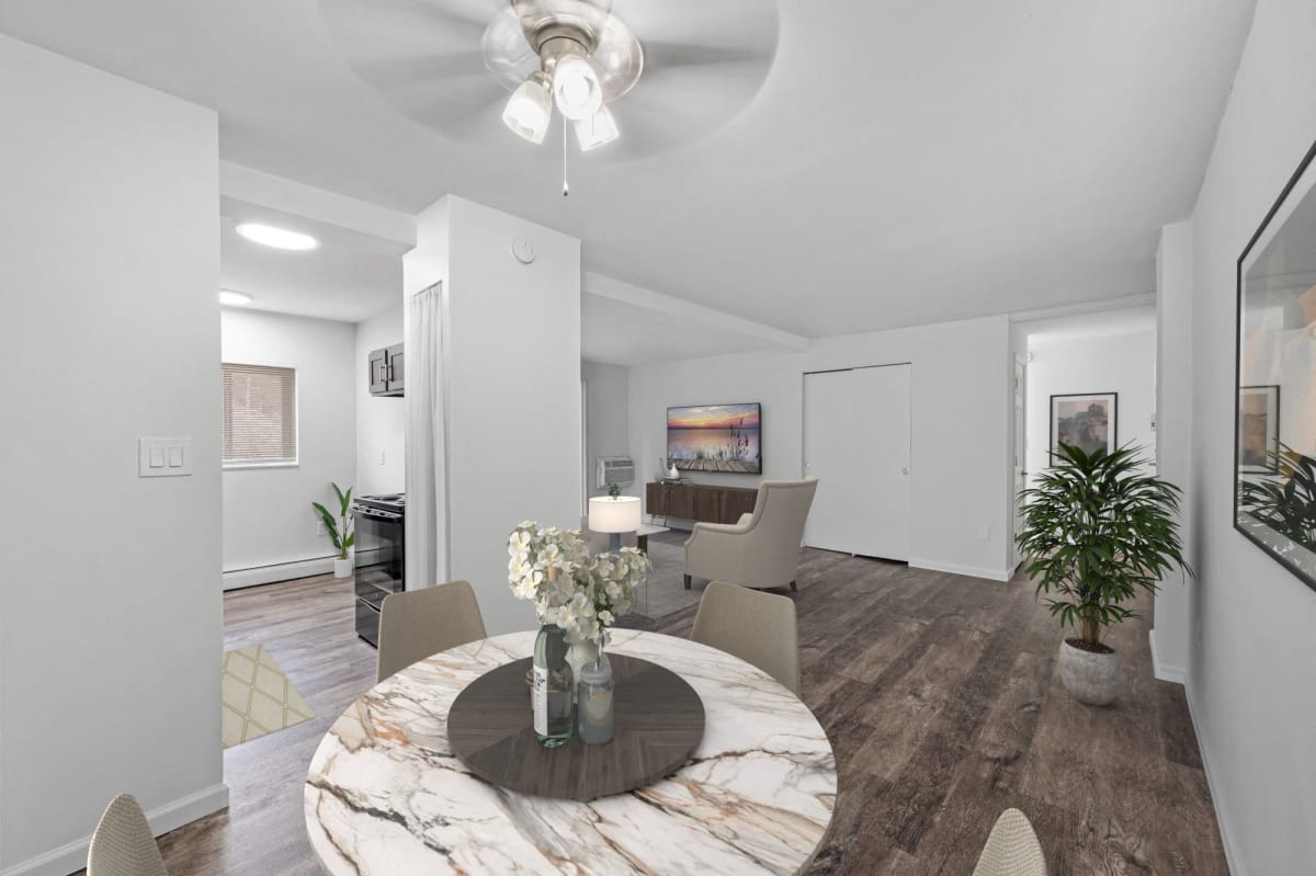 Apartments for Rent in Hartwell, Cincinnati Congress Run