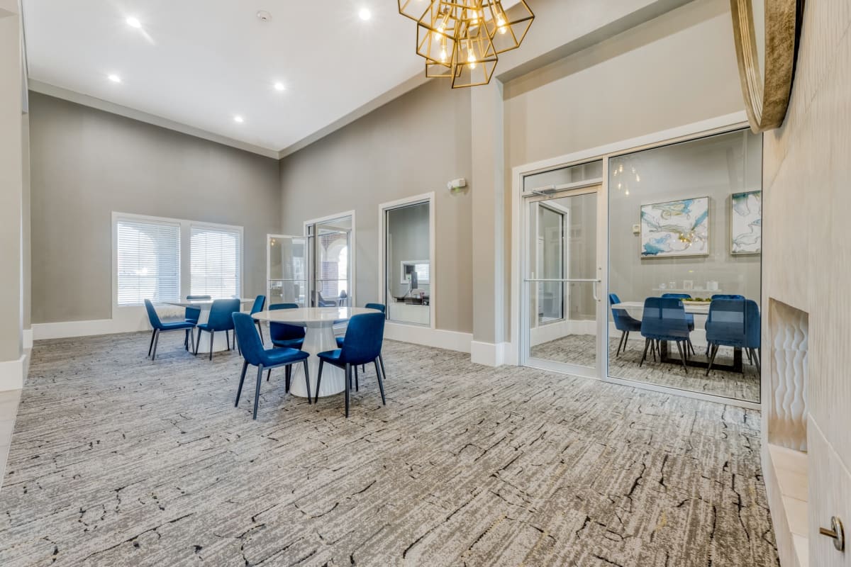 Photos of Our Luxury Carrollton Apartments Windsor Westbridge