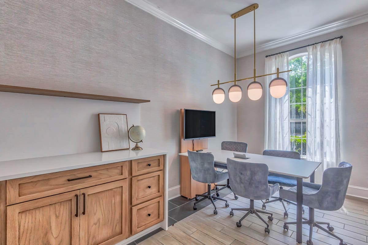 Apartments in North Charlotte Windsor Addison Park Photos