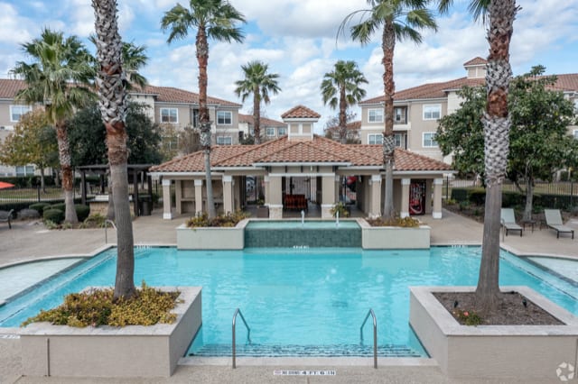 Apartments League City | Century South Shore Apartments