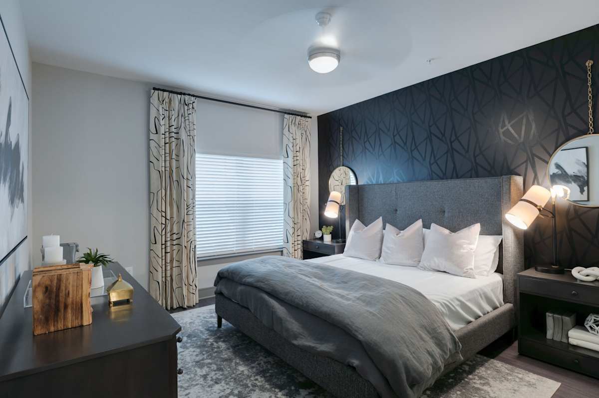 Caldwell primary bedroom with ceiling fan - Houston, TX
