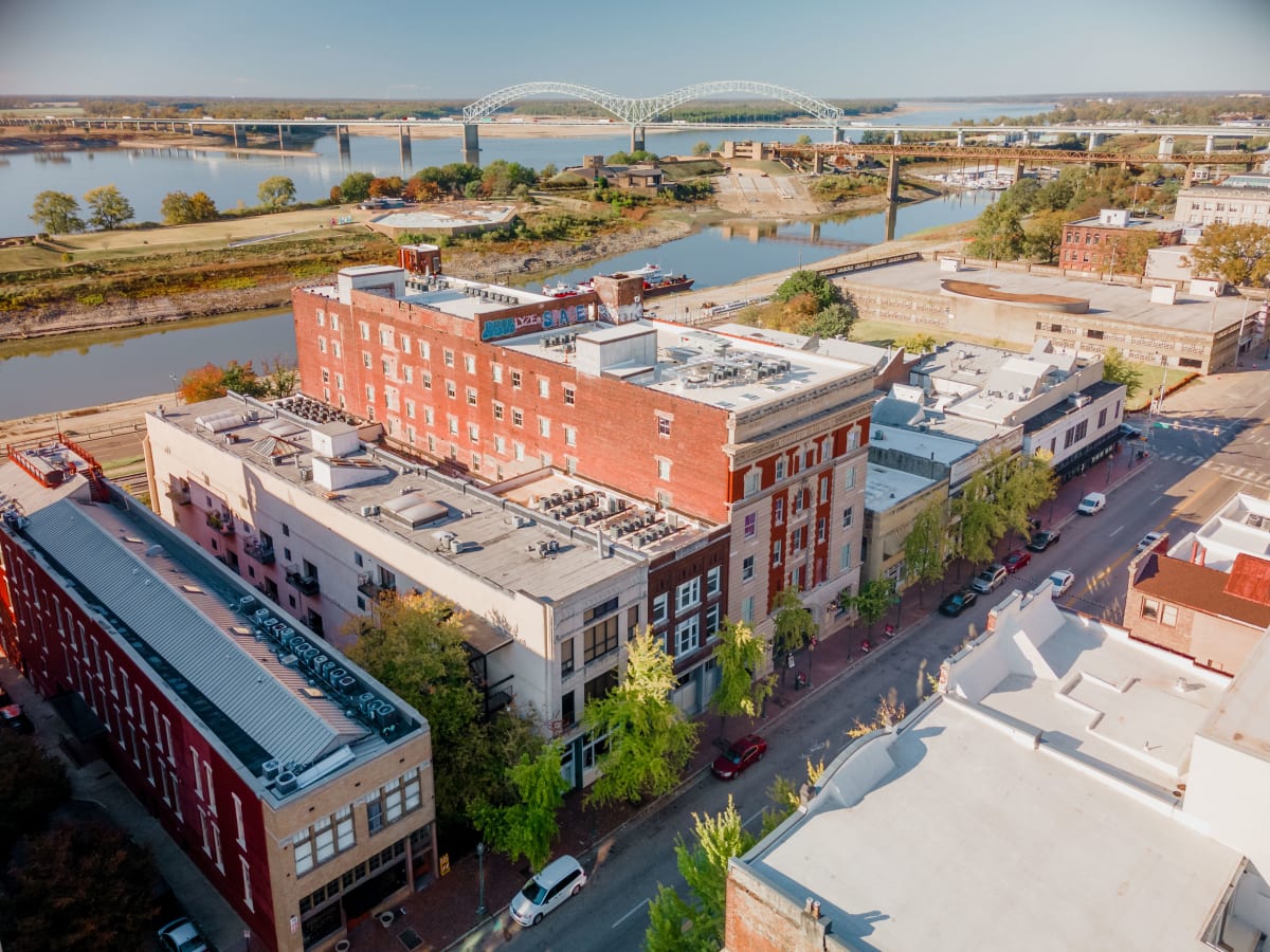 99 Front Apartments exterior with bridge - Memphis, TN