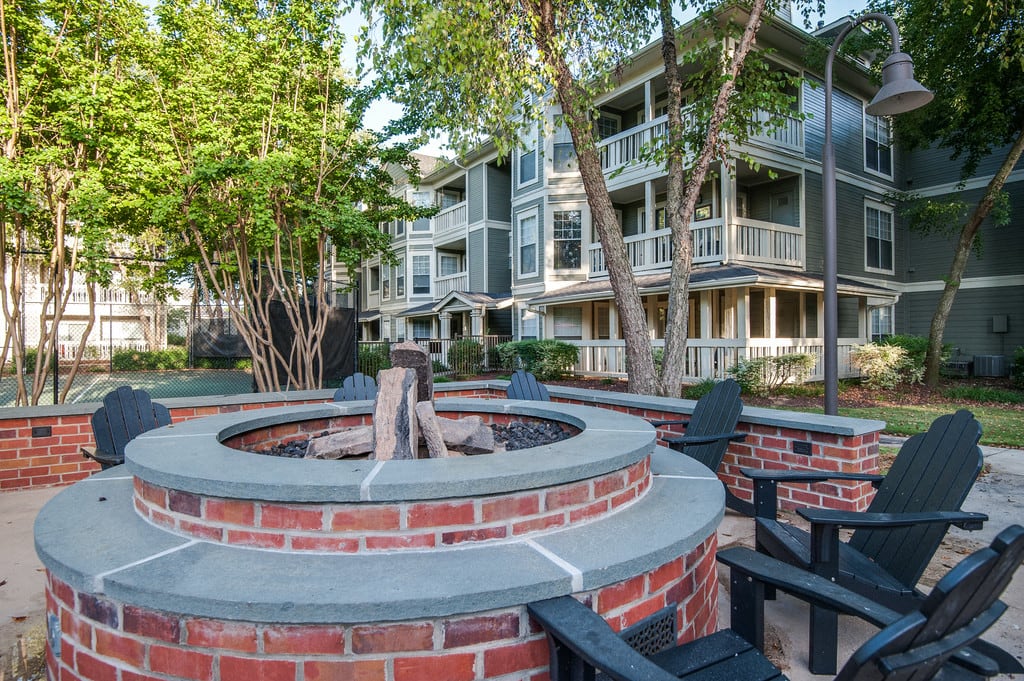 downtown memphis apartments arbors harbor town