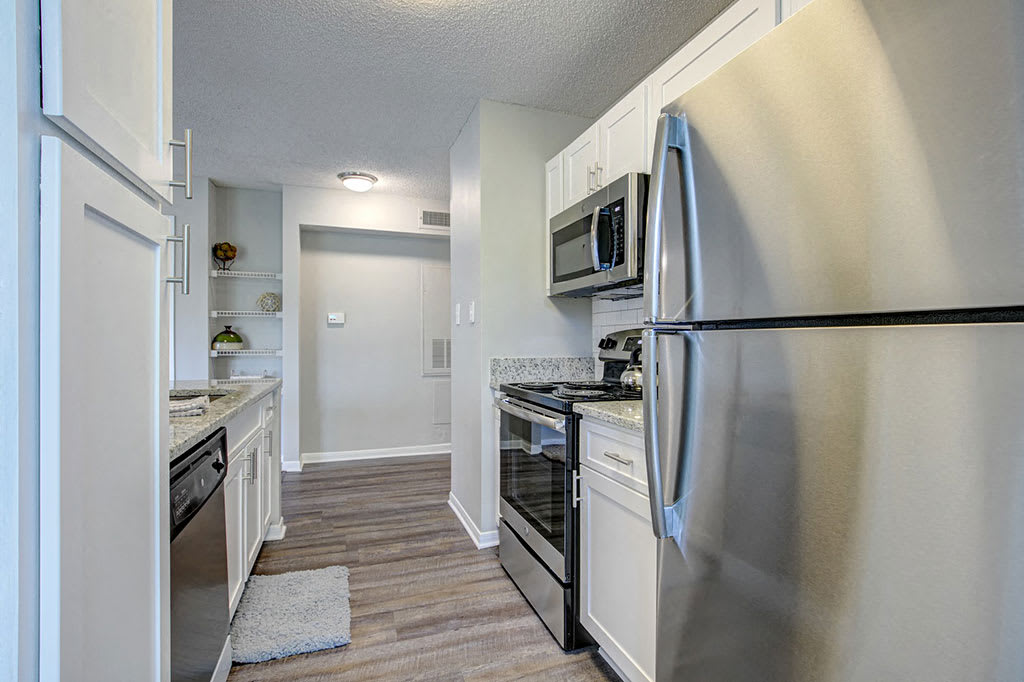 Arbors Harbor Town renovated kitchen with stainless steel - Memphis, TN