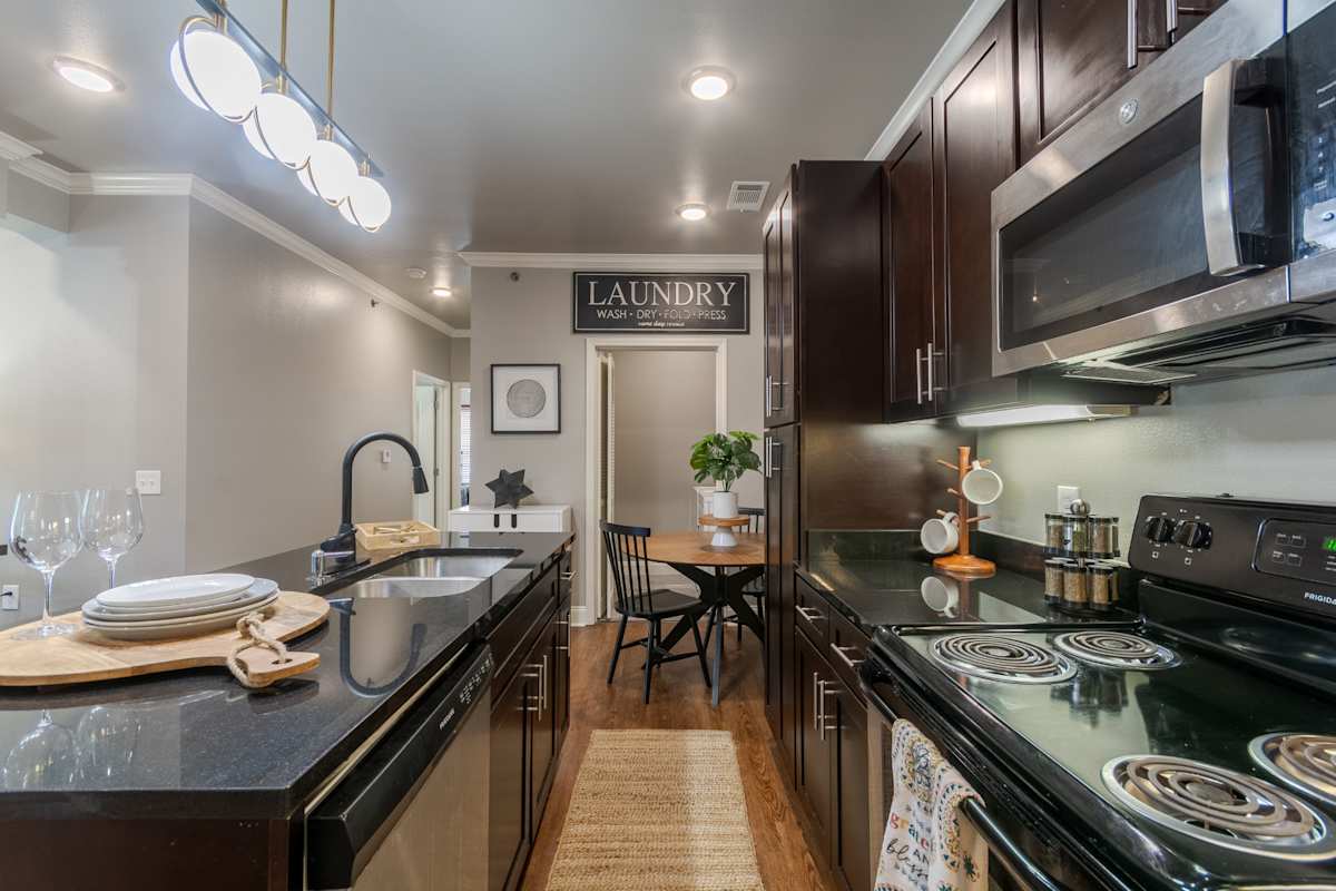 Arlo Luxury Apartment Homes gourmet kitchen countertops - Little Rock, AR