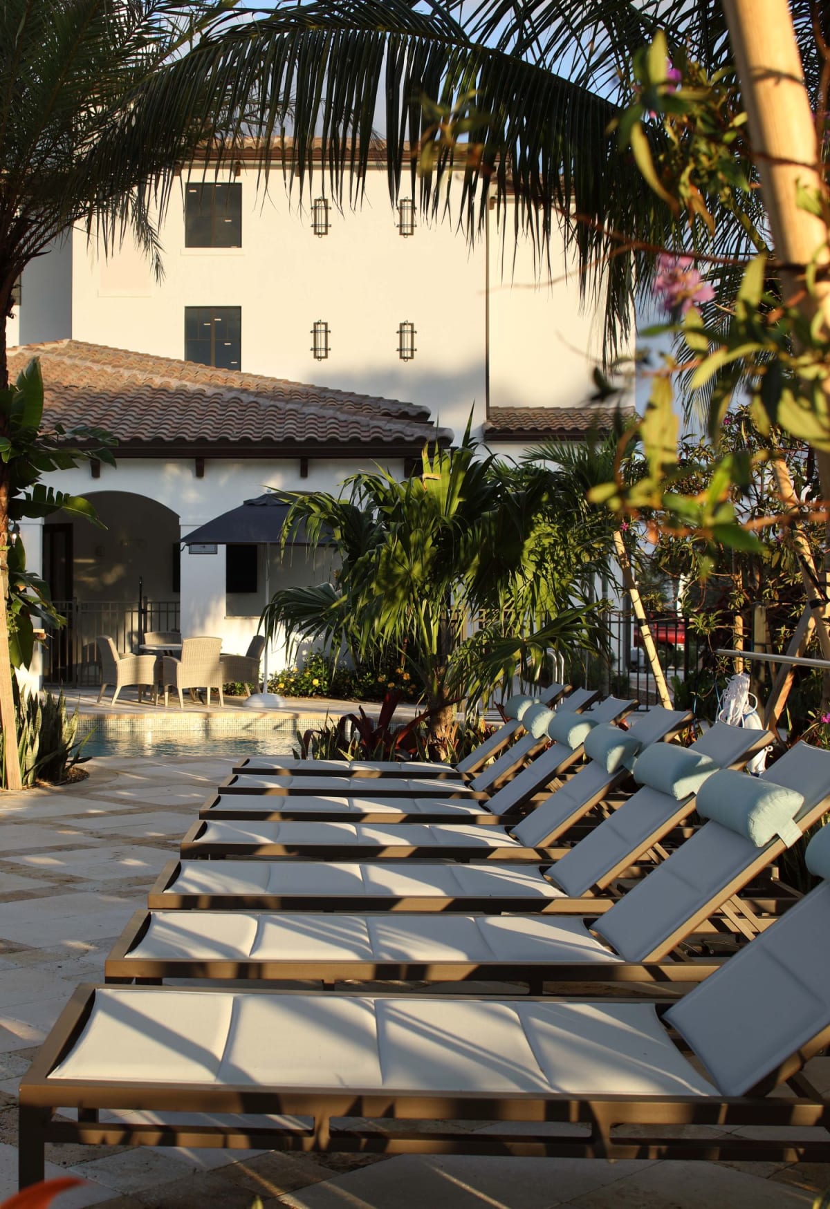 Azola West Palm Beach private patio - West Palm Beach, FL