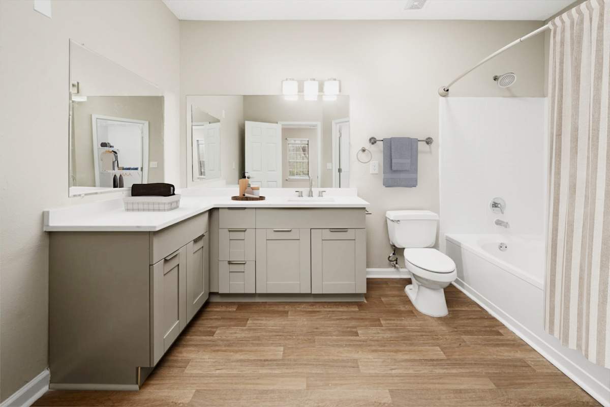 Bridgewater staged bathroom - Duluth, GA
